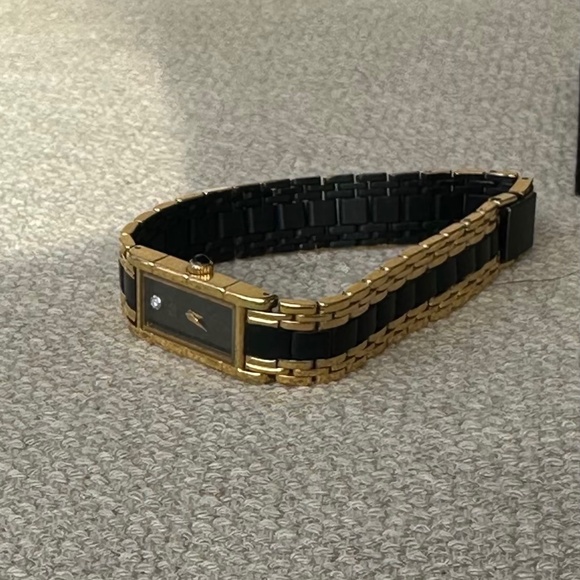 ✨ Elegant Vintage Gold & Black Link Bracelet Watch - Picture 1 of 4